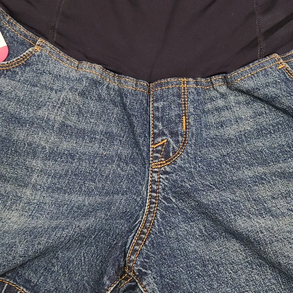 Maternity Shorts - Picture 2 of 5